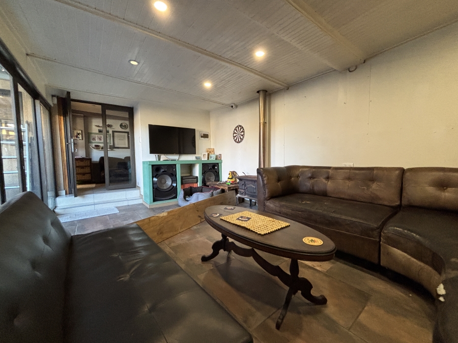 5 Bedroom Property for Sale in Glenlilly Western Cape